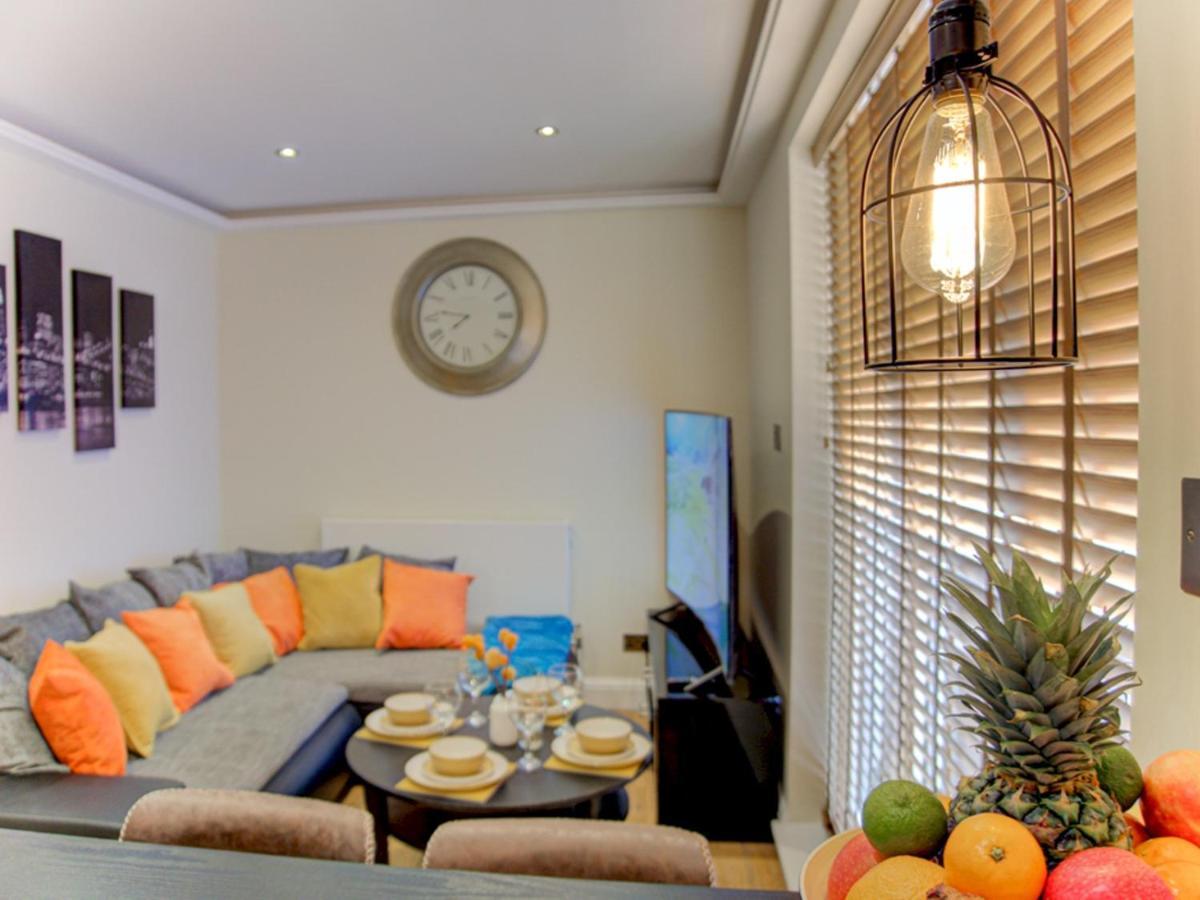 Pass The Keys Lovely 2-bedroom Flat With Balcony And Great Views Appartamento Londra